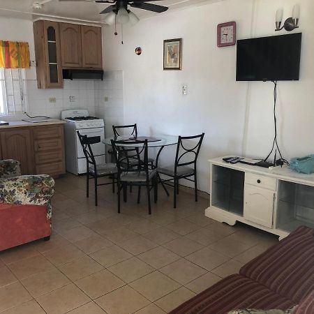 רנאוויי ביי Club Caribbean Court Apartments מראה חיצוני תמונה