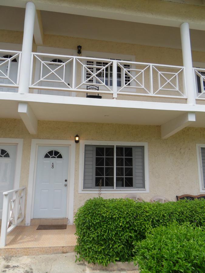 רנאוויי ביי Club Caribbean Court Apartments מראה חיצוני תמונה
