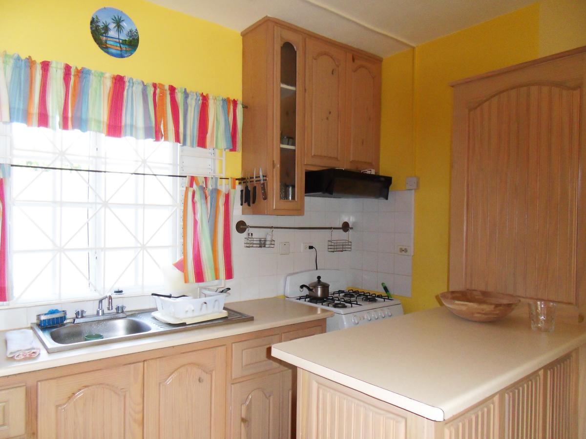 רנאוויי ביי Club Caribbean Court Apartments מראה חיצוני תמונה