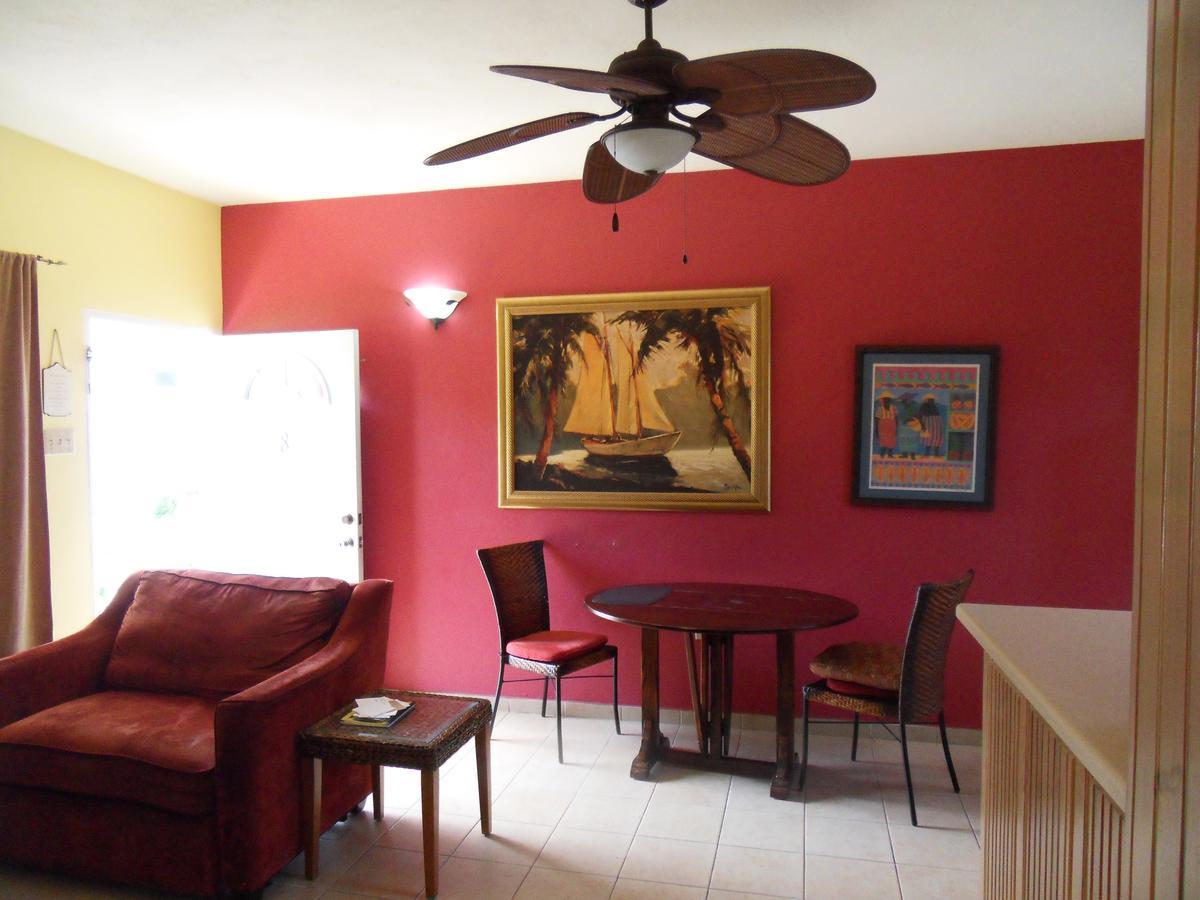 רנאוויי ביי Club Caribbean Court Apartments מראה חיצוני תמונה