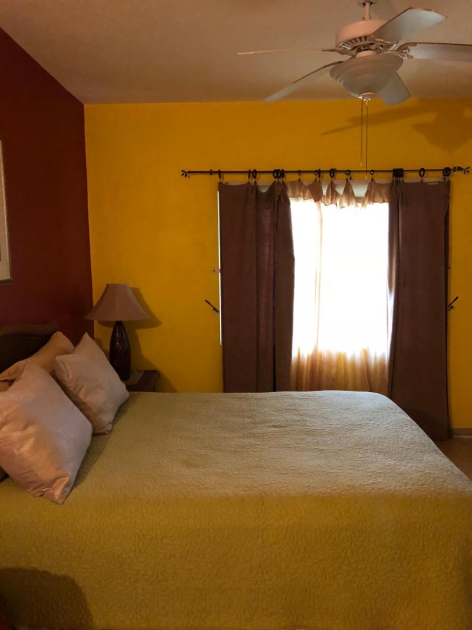 רנאוויי ביי Club Caribbean Court Apartments מראה חיצוני תמונה