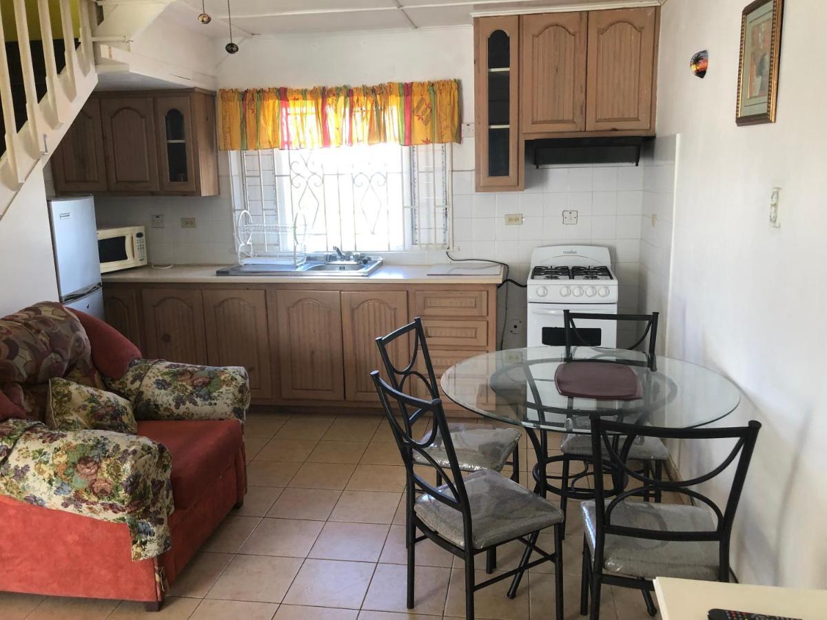 רנאוויי ביי Club Caribbean Court Apartments מראה חיצוני תמונה